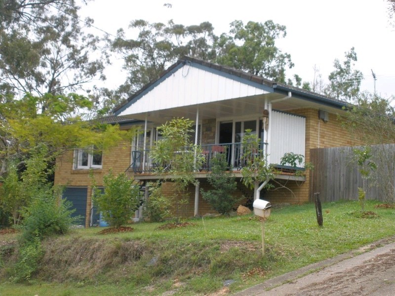 18 Palm Avenue, Holland Park West QLD 4121