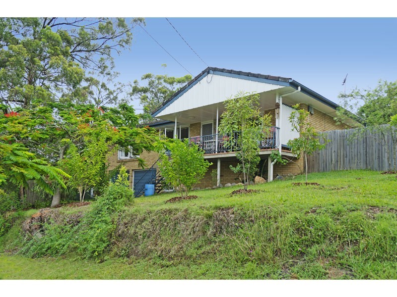 18 Palm Avenue, Holland Park West QLD 4121