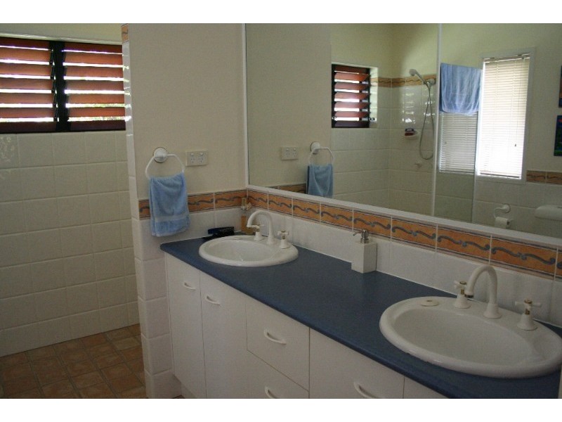 6 Bramble Street, Clifton Beach QLD 4879