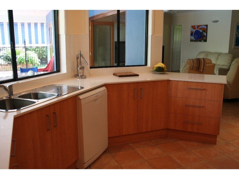 6 Bramble Street, Clifton Beach QLD 4879