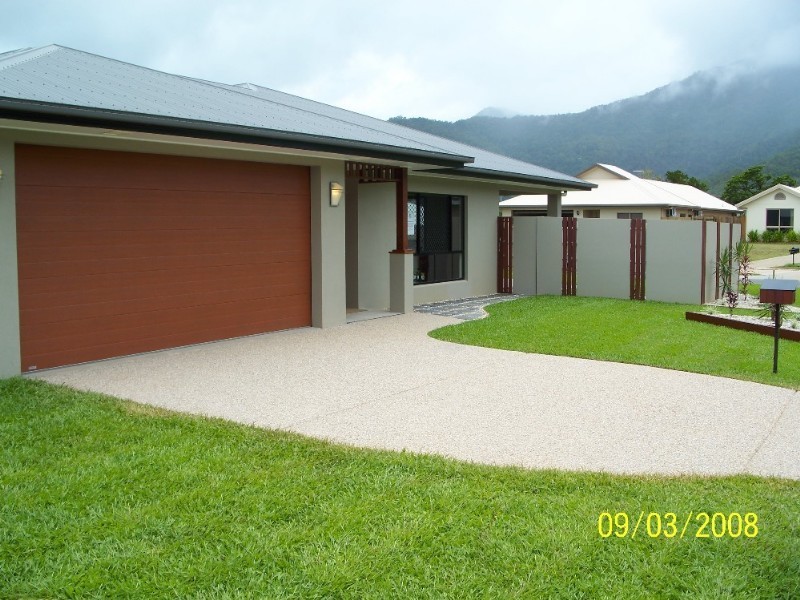 13 Roderick Street, Bentley Park QLD 4869