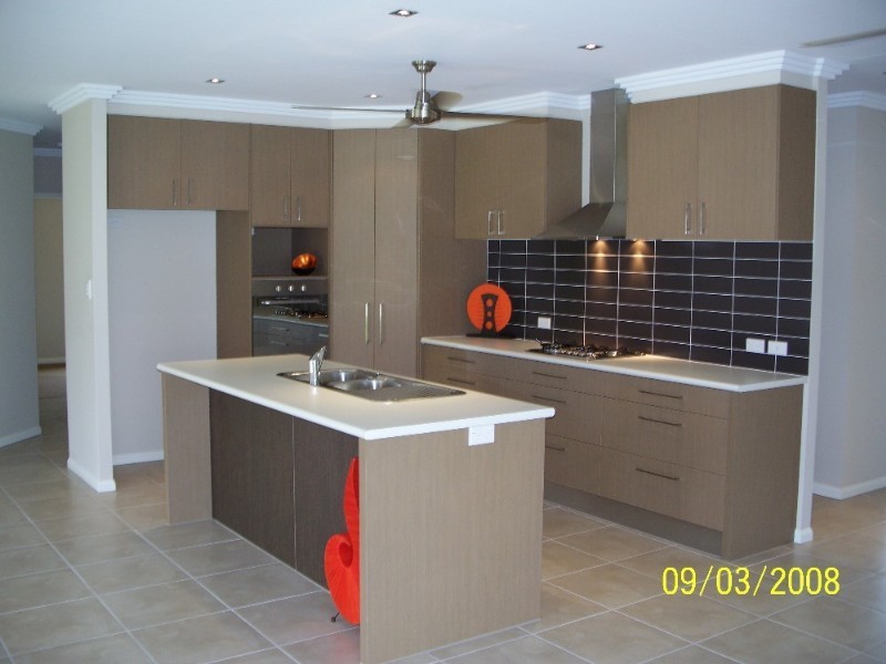 13 Roderick Street, Bentley Park QLD 4869