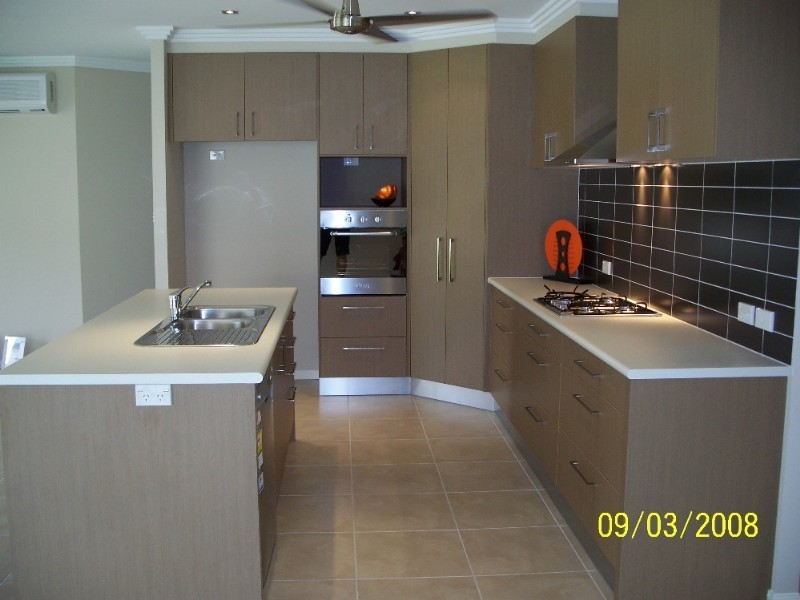 13 Roderick Street, Bentley Park QLD 4869