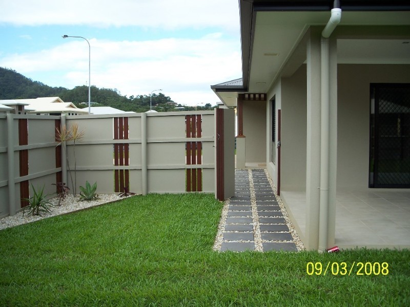 13 Roderick Street, Bentley Park QLD 4869