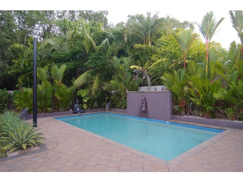 37 Bramble St, Clifton Beach QLD 4879