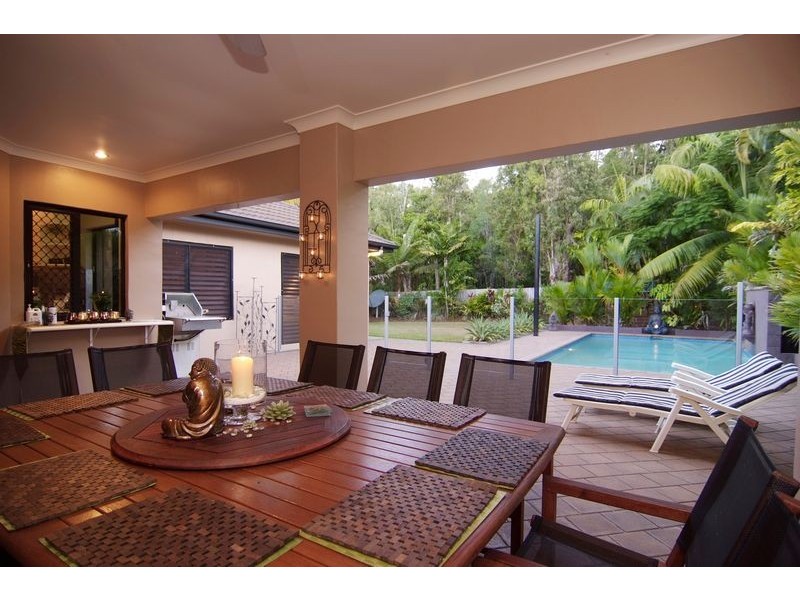 37 Bramble St, Clifton Beach QLD 4879