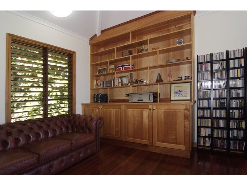 4 Justine Close, Trinity Beach QLD 4879