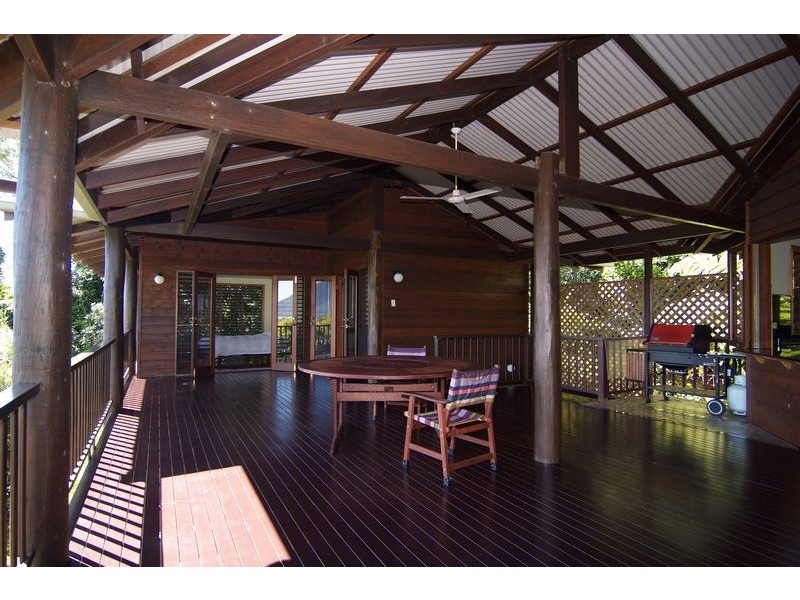 4 Justine Close, Trinity Beach QLD 4879