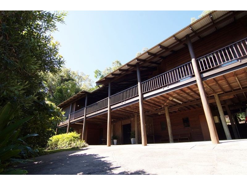 4 Justine Close, Trinity Beach QLD 4879