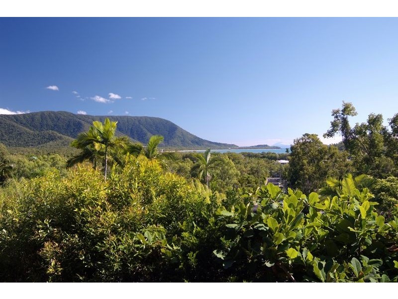 4 Justine Close, Trinity Beach QLD 4879