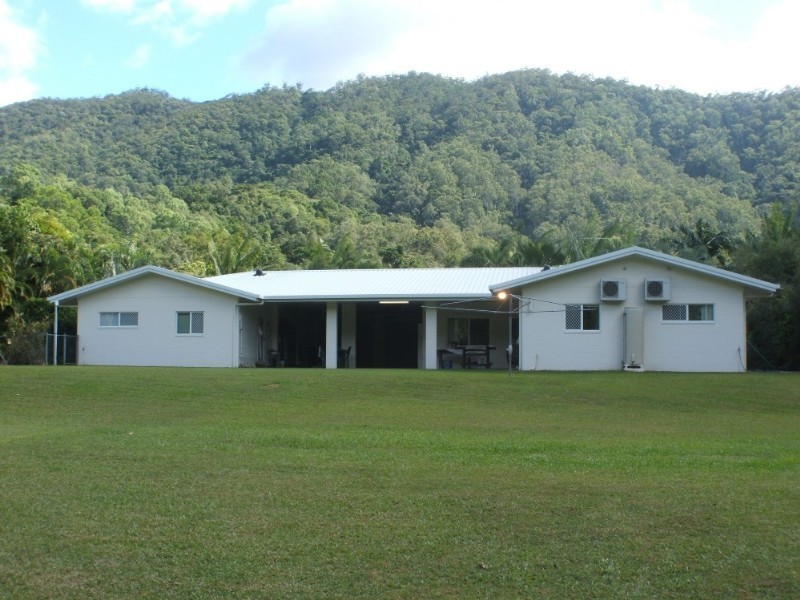 49 Runnymede Avenue, Redlynch QLD 4870