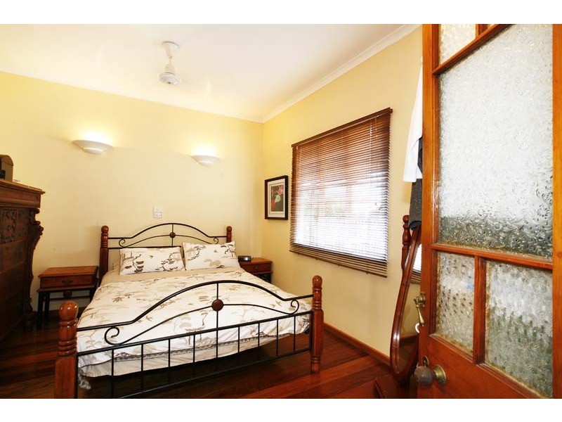 50 Jones Street, Westcourt QLD 4870