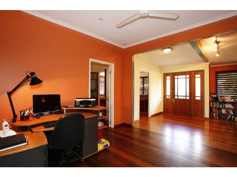 50 Jones Street, Westcourt QLD 4870