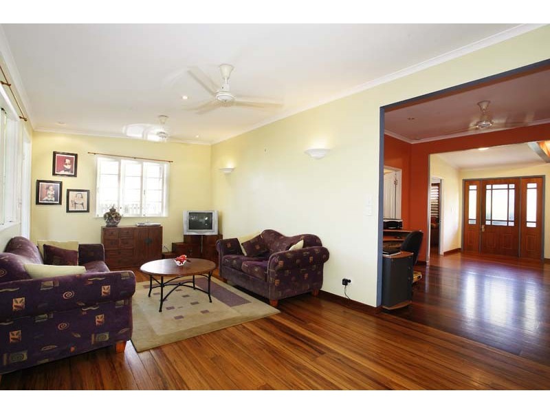 50 Jones Street, Westcourt QLD 4870