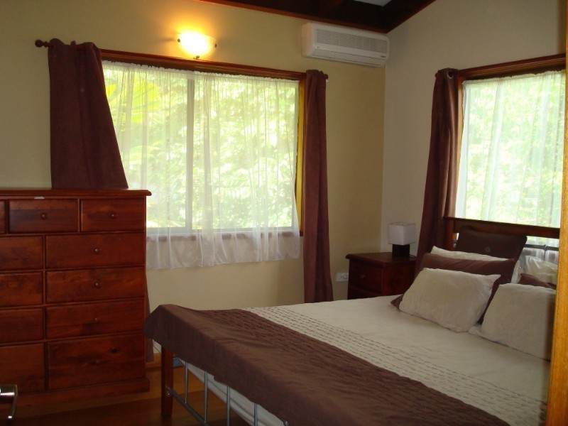 27 Latreille Terrace, Brinsmead QLD 4870