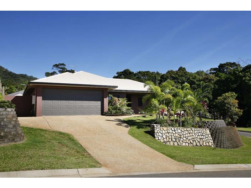 2 Finchley Close, Redlynch QLD 4870