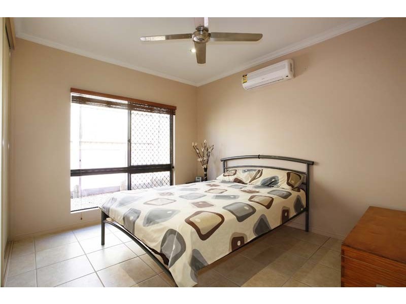 2 Finchley Close, Redlynch QLD 4870