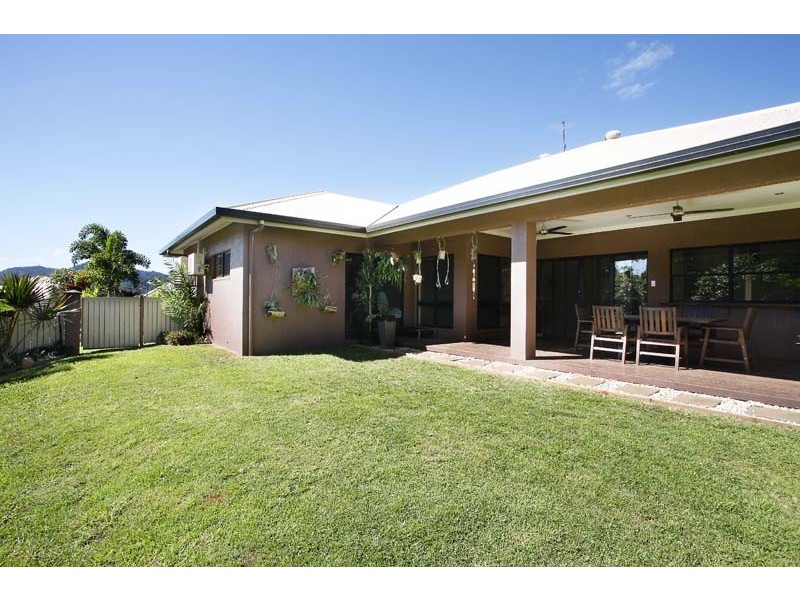 2 Finchley Close, Redlynch QLD 4870