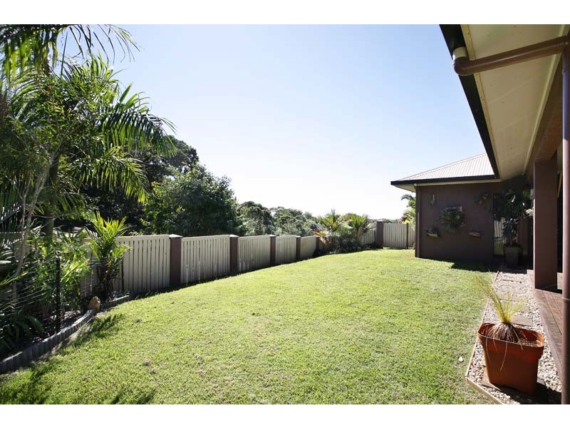 2 Finchley Close, Redlynch QLD 4870
