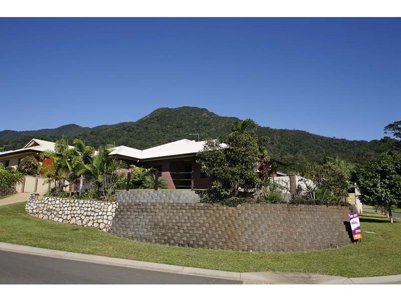 2 Finchley Close, Redlynch QLD 4870