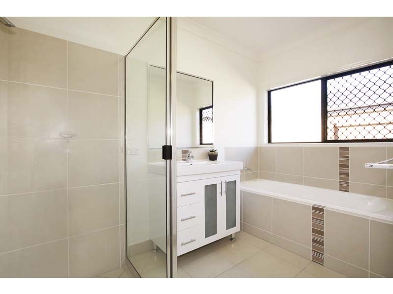 32 Finniss Crescent, Bentley Park QLD 4869