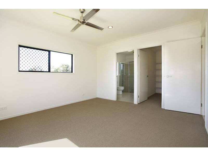 32 Finniss Crescent, Bentley Park QLD 4869