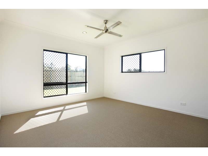 32 Finniss Crescent, Bentley Park QLD 4869