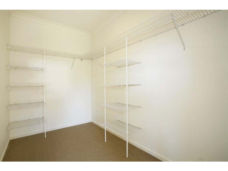 32 Finniss Crescent, Bentley Park QLD 4869