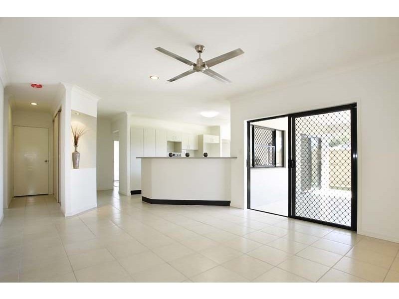32 Finniss Crescent, Bentley Park QLD 4869