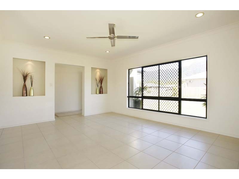 32 Finniss Crescent, Bentley Park QLD 4869