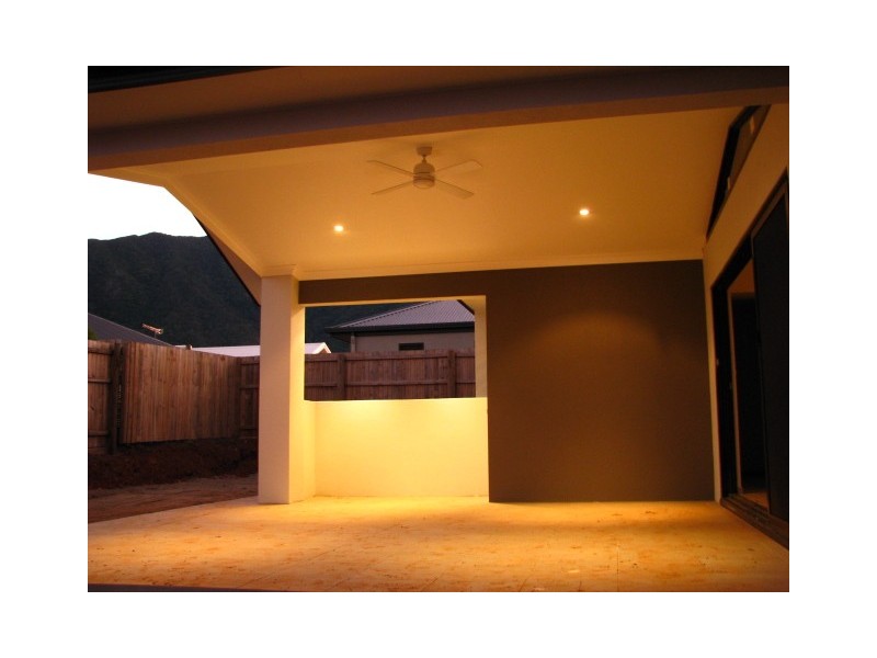 61 Norfolk Circuit, Redlynch QLD 4870