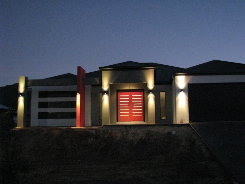 61 Norfolk Circuit, Redlynch QLD 4870