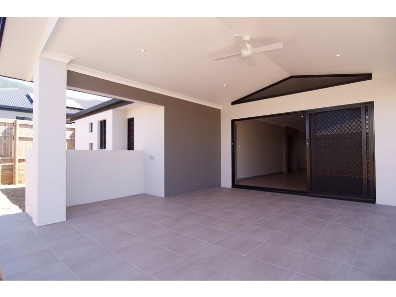 61 Norfolk Circuit, Redlynch QLD 4870