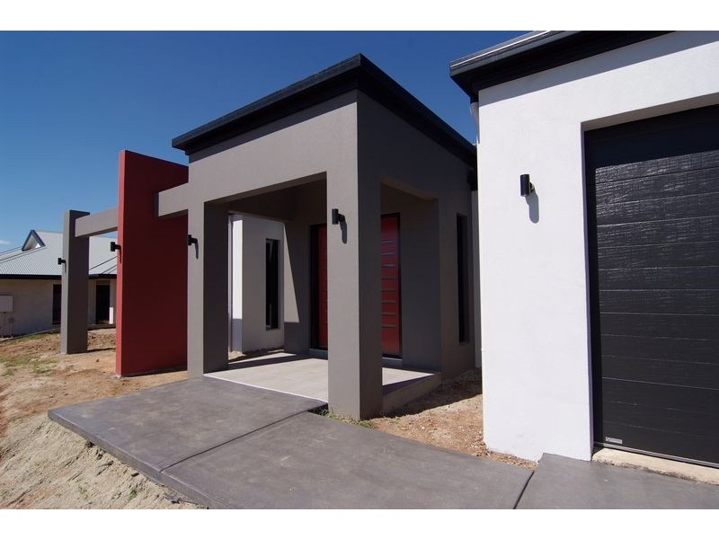 61 Norfolk Circuit, Redlynch QLD 4870