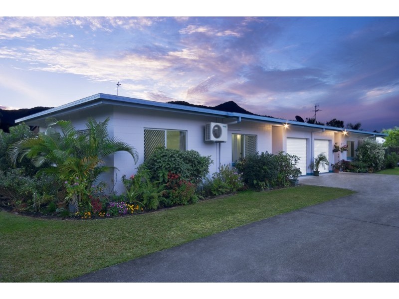 1 & 2/30 Robert Road, Bentley Park QLD 4869