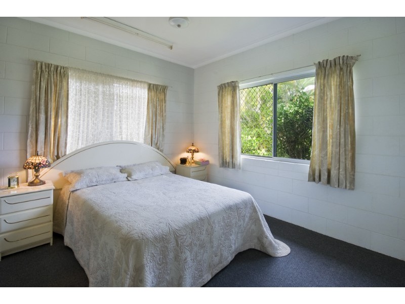 1 & 2/30 Robert Road, Bentley Park QLD 4869