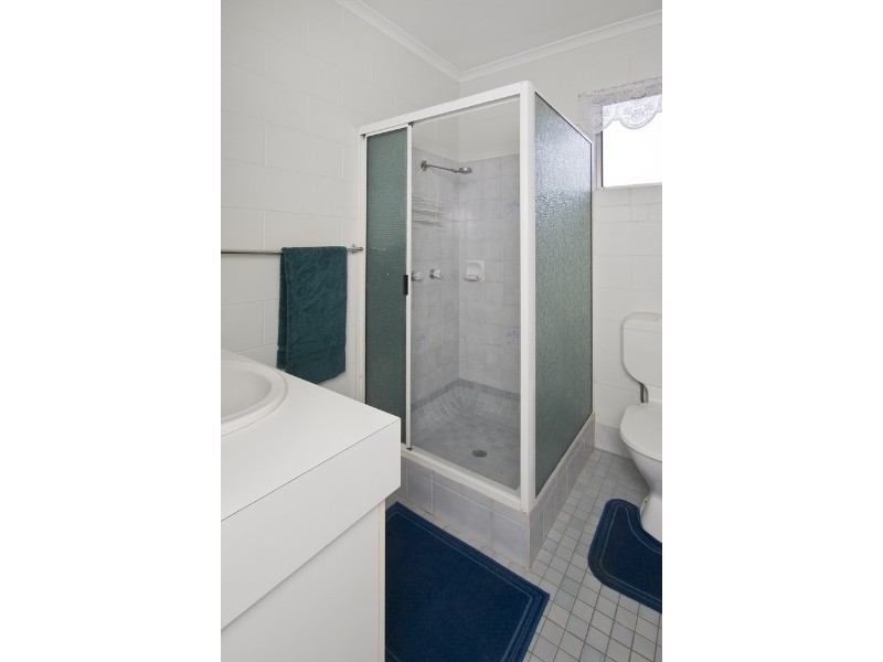 1 & 2/30 Robert Road, Bentley Park QLD 4869