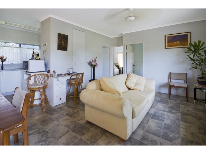 1 & 2/30 Robert Road, Bentley Park QLD 4869