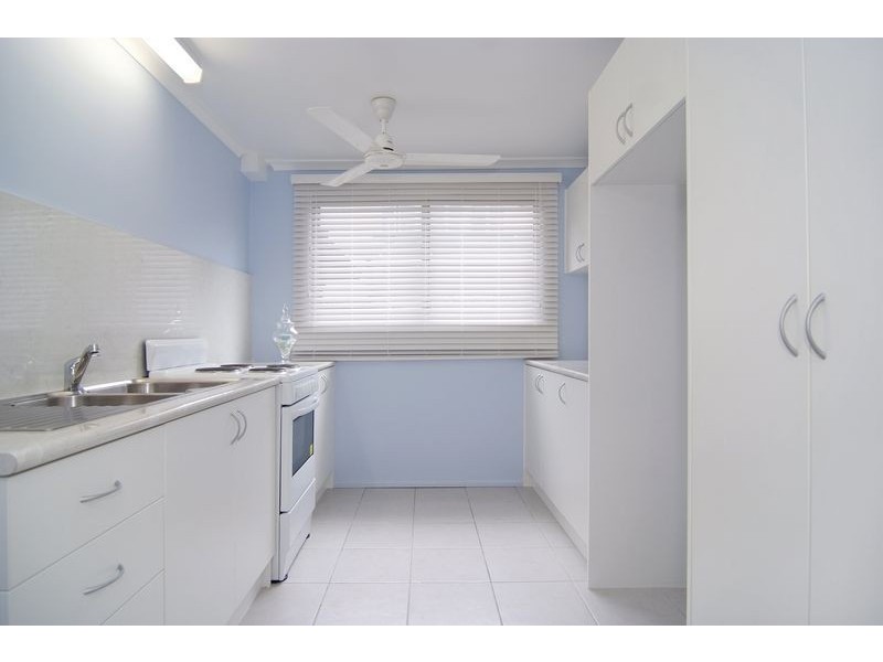 76 Macilwraith Street, Manoora QLD 4870