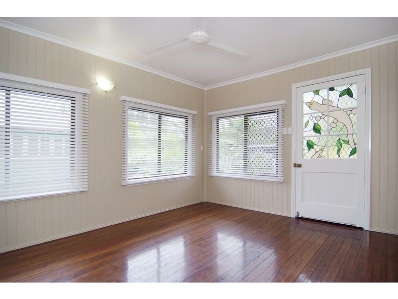 76 Macilwraith Street, Manoora QLD 4870