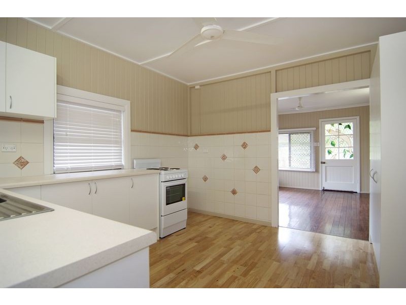 76 Macilwraith Street, Manoora QLD 4870