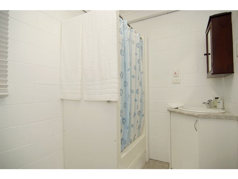 76 Macilwraith Street, Manoora QLD 4870