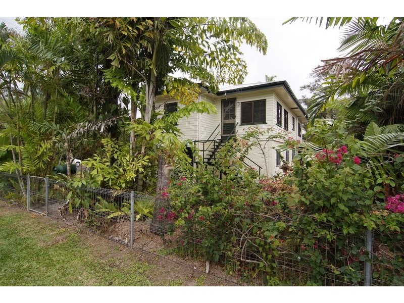 76 Macilwraith Street, Manoora QLD 4870