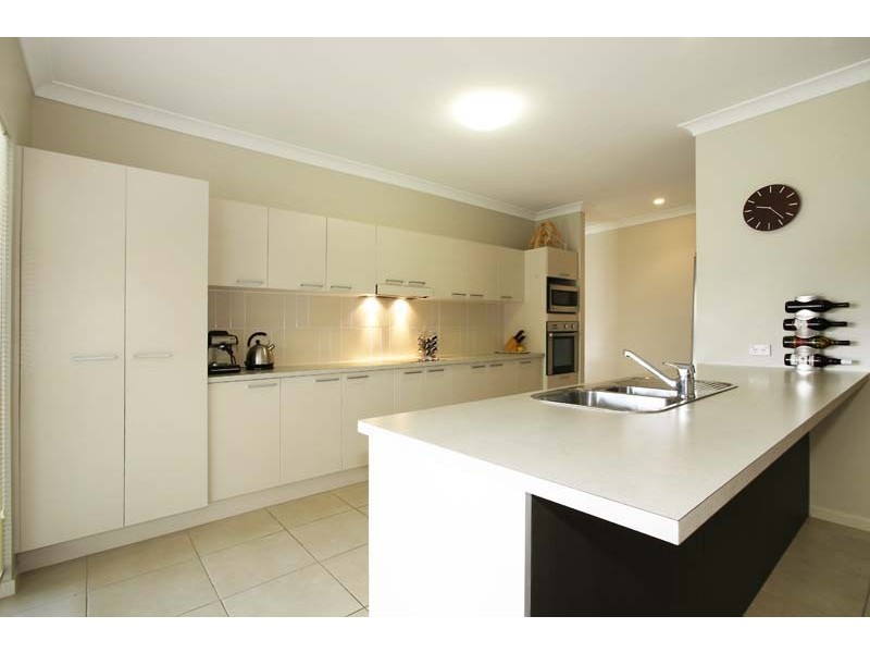 6 Turon Close, Bentley Park QLD 4869