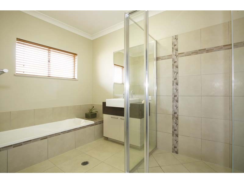 6 Turon Close, Bentley Park QLD 4869