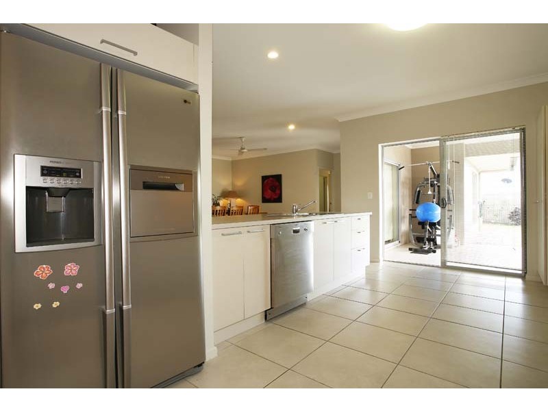 6 Turon Close, Bentley Park QLD 4869