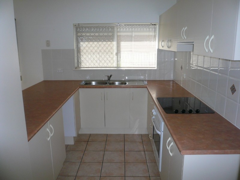 8 Opaline Close, Brinsmead QLD 4870