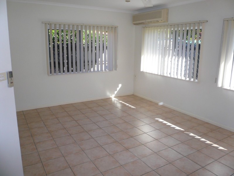 8 Opaline Close, Brinsmead QLD 4870