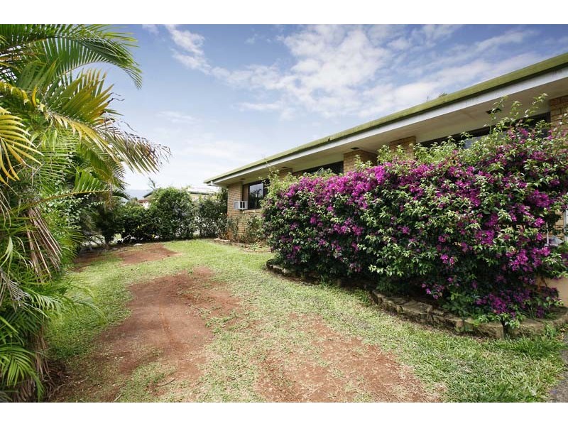 79 Carnation Drive, Mooroobool QLD 4870