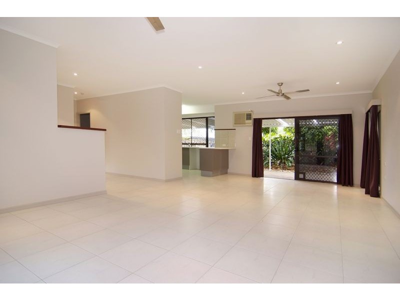 53 Hobson Drive, Brinsmead QLD 4870